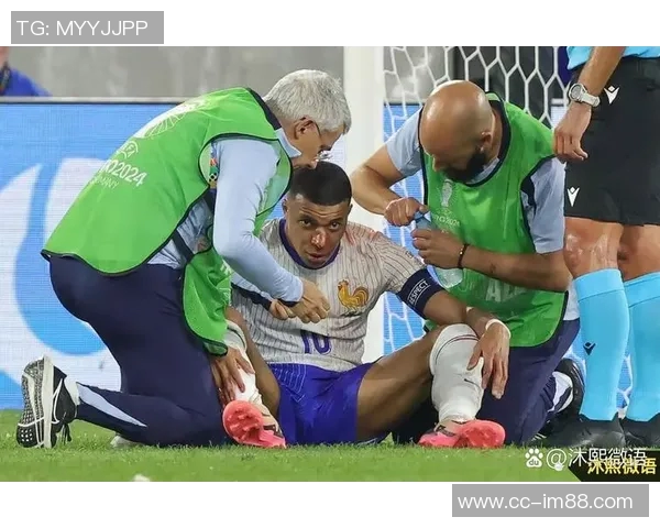 姆巴佩伤情加重带伤报到法国队黄潜之战脚踝扭伤影响状态