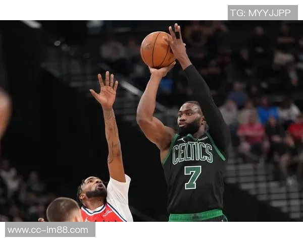 杰伦布朗首节表现低迷仅得7分2板投篮命中率堪忧需调整状态